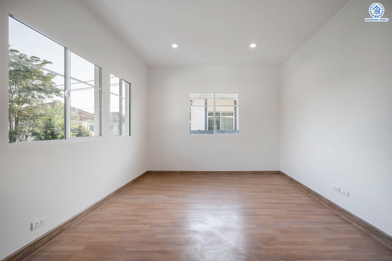 บ้านมือสองตกแต่งใหม่ โครงการ ภัสสร19 วัชรพล-วงแหวน บ้านเดี่ยวหลังมุม เนื้อที่ 58.4 ตร.ว. ฟังก์ชัน 3 ห้องนอน 2 ห้องน้ำ จอดรถได้ 2 คัน บนทำเลเดินทางสะดวก ติดถนนจตุโชติ เชื่อมต่อหลายเส้นทาง ใกล้ทางด่วน "จตุโชติ" และห้างสรรพสินค้าแฟชั่นไอส์แลนด์